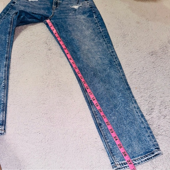 American Eagle high waisted mom jeans - Picture 12 of 12